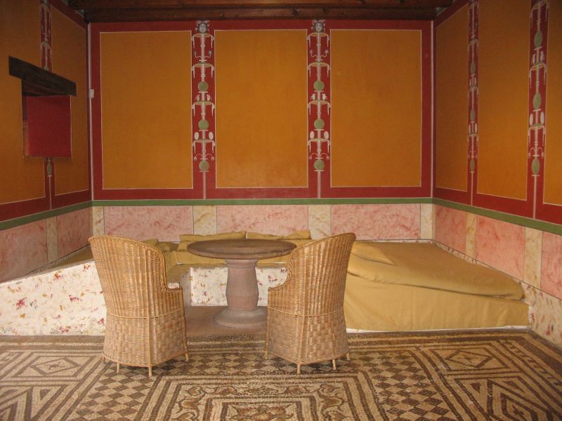 Maison romaine. Triclinium.jpg